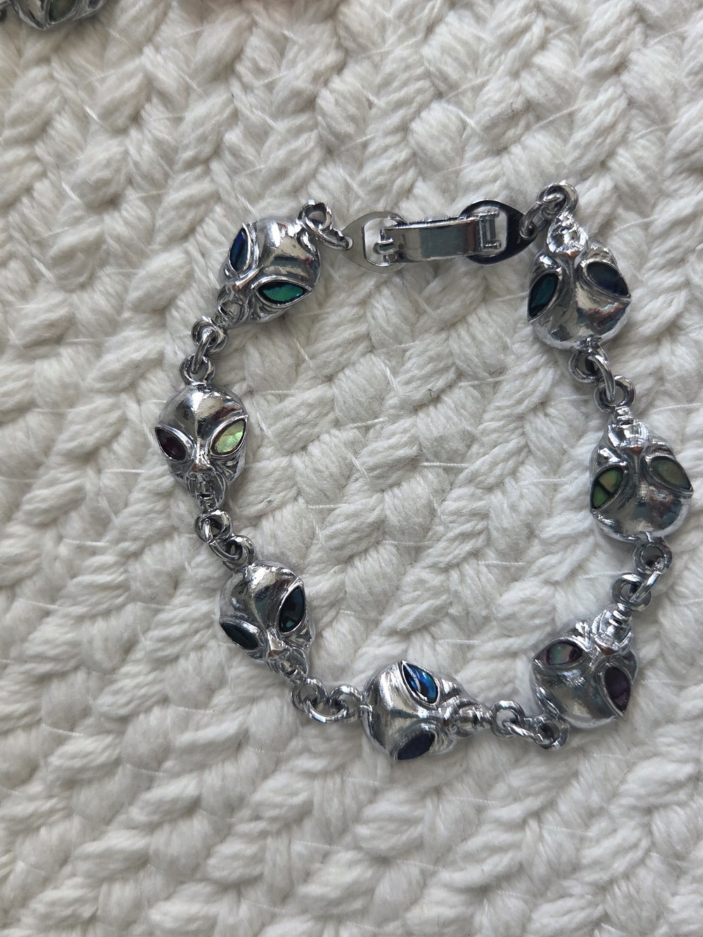 Silver Alien Head Link Bracelet with Iridescent Accents And Tassel Earrings - Picture 4 of 6